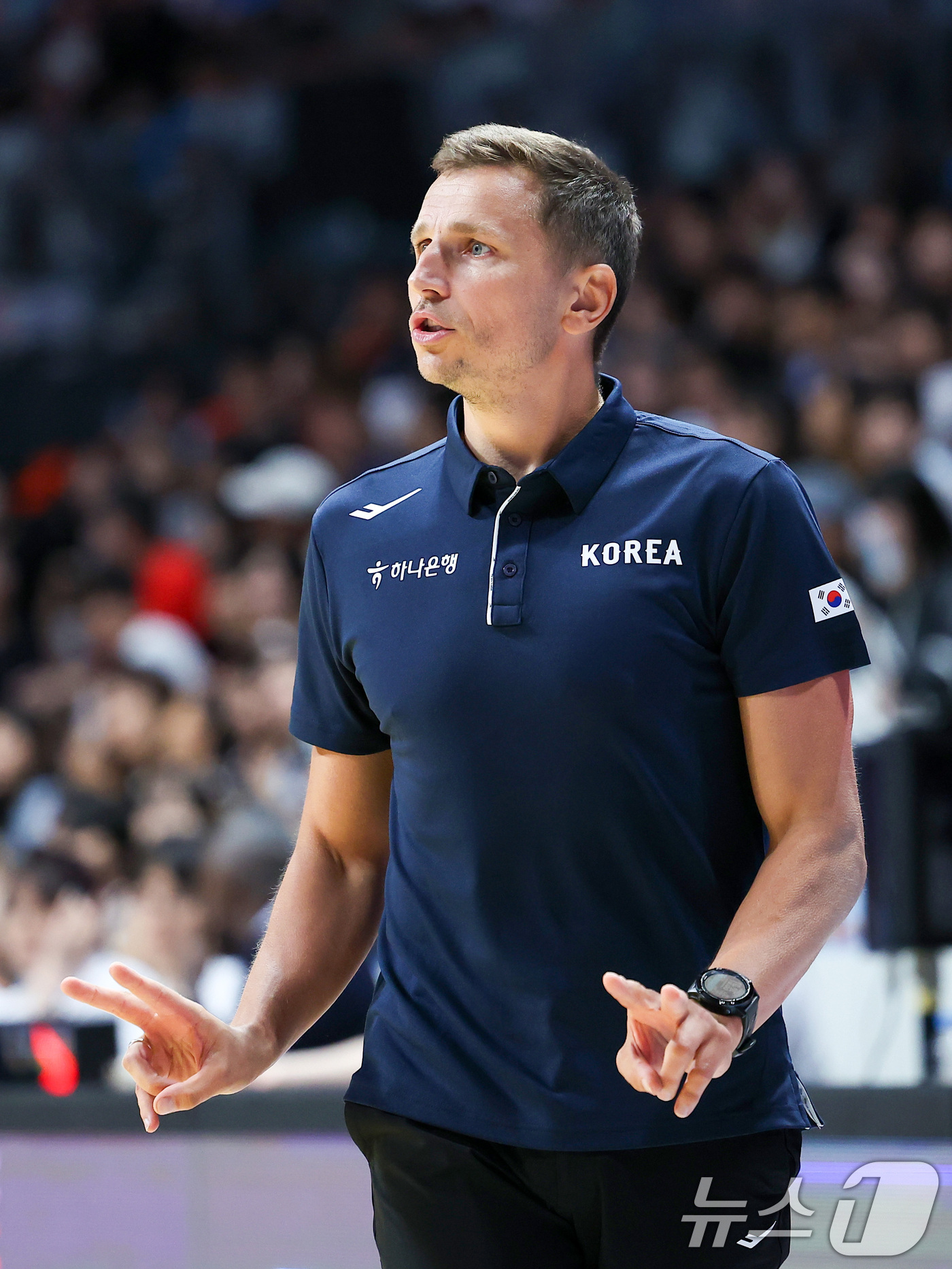 (고양=뉴스1) 김성진 기자 = 대한민국 농구 대표팀 니콜라스 마줄스 감독이 3일 경기도 고양시 고양소노아레나에서 열린 2027 FIBA 월드컵 아시아 예선 1라운드 B조 윈도우3 …