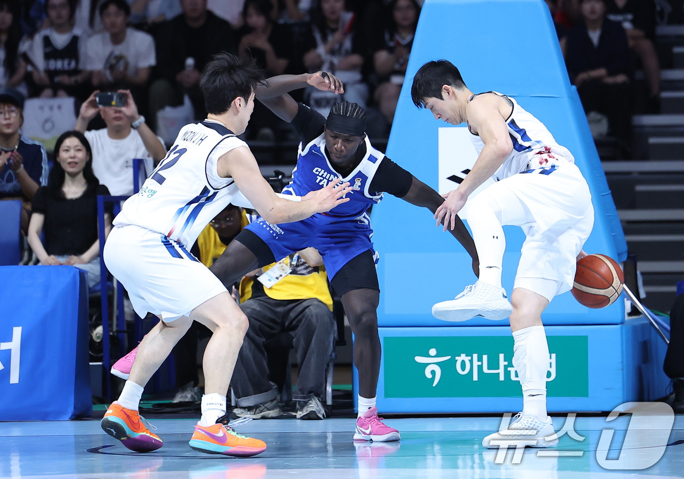 (고양=뉴스1) 김성진 기자 = 대한민국 농구 대표팀 여준석이 3일 경기도 고양시 고양소노아레나에서 열린 2027 FIBA 월드컵 아시아 예선 1라운드 B조 윈도우3 대한민국과 대 …
