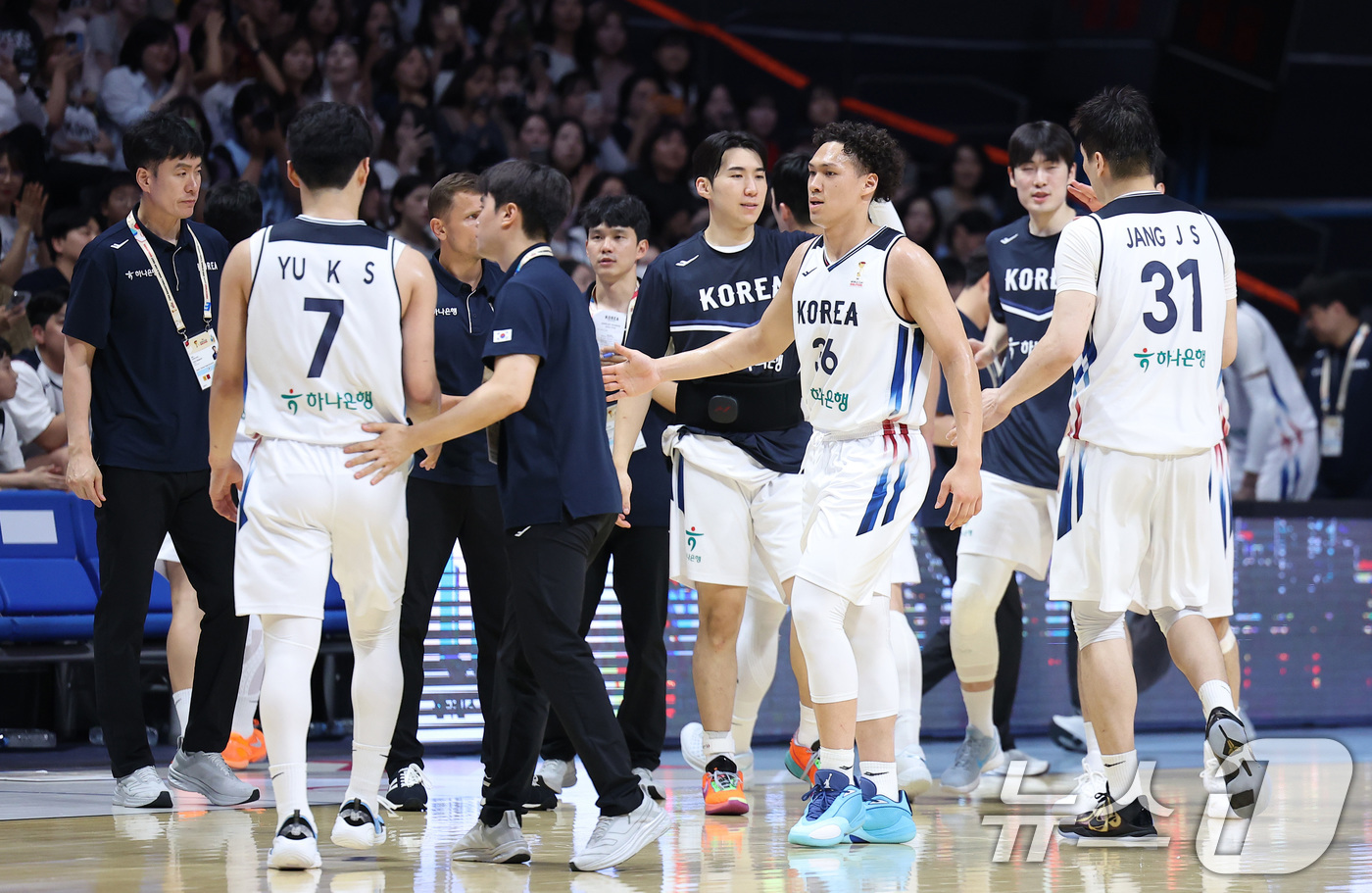 (고양=뉴스1) 김성진 기자 = 대한민국 농구 대표팀이 3일 경기도 고양시 고양소노아레나에서 열린 2027 FIBA 월드컵 아시아 예선 1라운드 B조 윈도우3 대한민국과 대만의 경 …