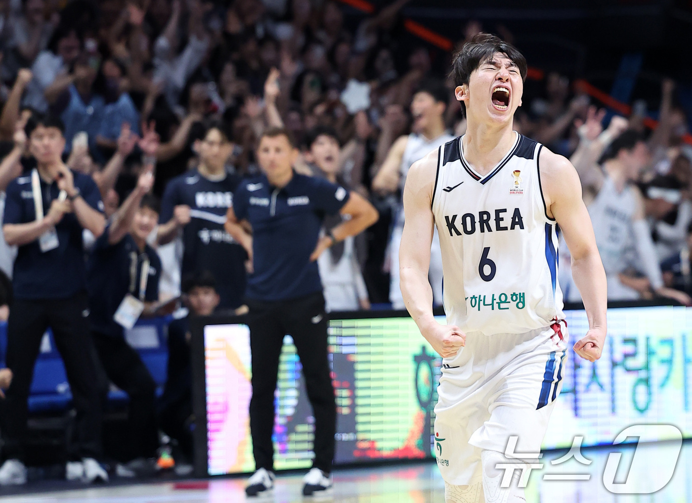 (고양=뉴스1) 김성진 기자 = 대한민국 농구 대표팀 이정현이 3일 경기도 고양시 고양소노아레나에서 열린 2027 FIBA 월드컵 아시아 예선 1라운드 B조 윈도우3 대한민국과 대 …