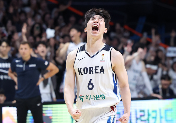 포효하는 고양의 왕