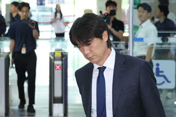 청문회 위해 국회 출석한 홍명보