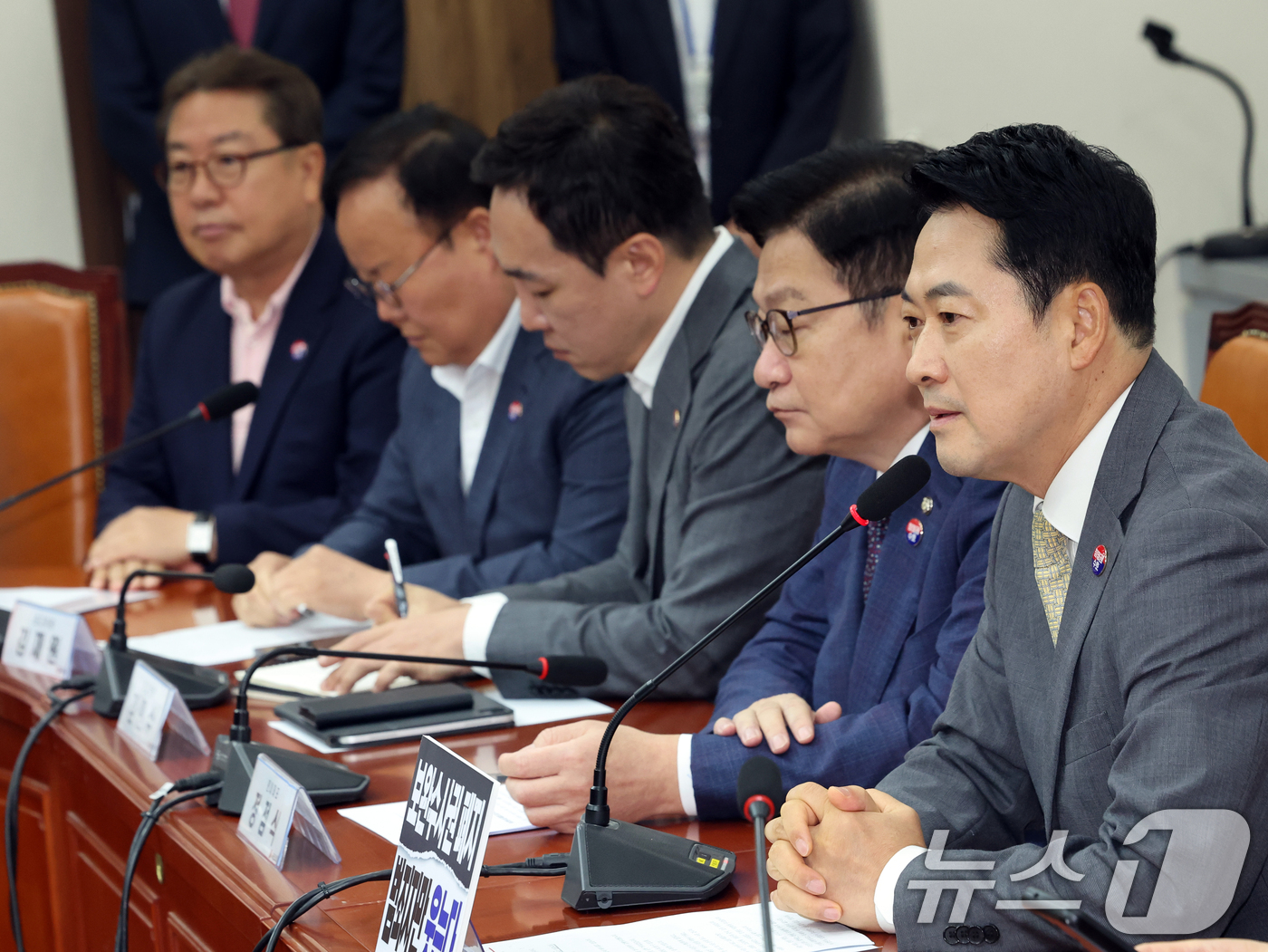 (서울=뉴스1) 황기선 기자 = 장동혁 국민의힘 대표가 30일 오전 서울 여의도 국회에서 열린 최고위원회의에서 모두발언을 하고 있다.   2026.7.30/뉴스1