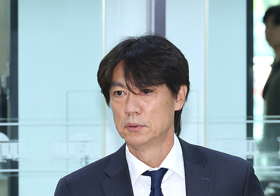 국회 들어서는 홍명보