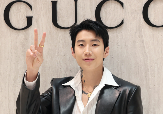 박재범, 개구쟁이 브이