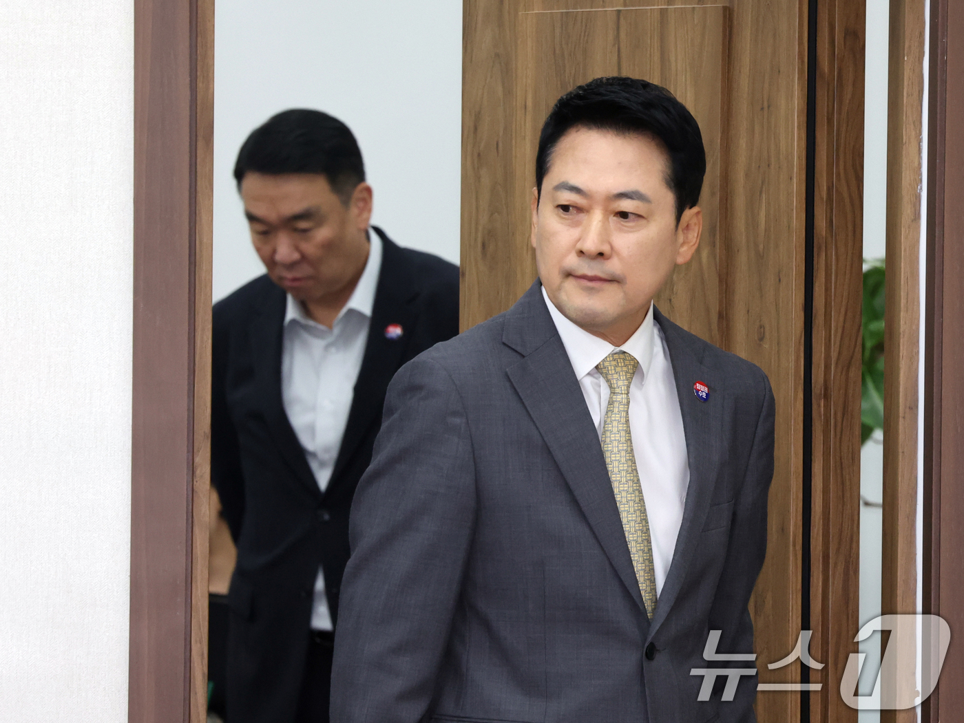(서울=뉴스1) 황기선 기자 = 장동혁 국민의힘 대표가 30일 오전 서울 여의도 국회에서 열린 최고위원회의에 참석하고 있다. 2026.7.30/뉴스1