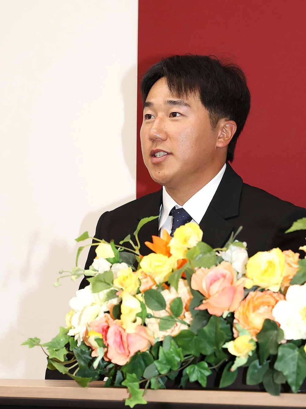 본문 이미지 - 이건희가 일본프로야구 요미우리 자이언츠와 육성선수 계약을 맺었다. (요미우리 자이언츠 홈페이지 캡처)