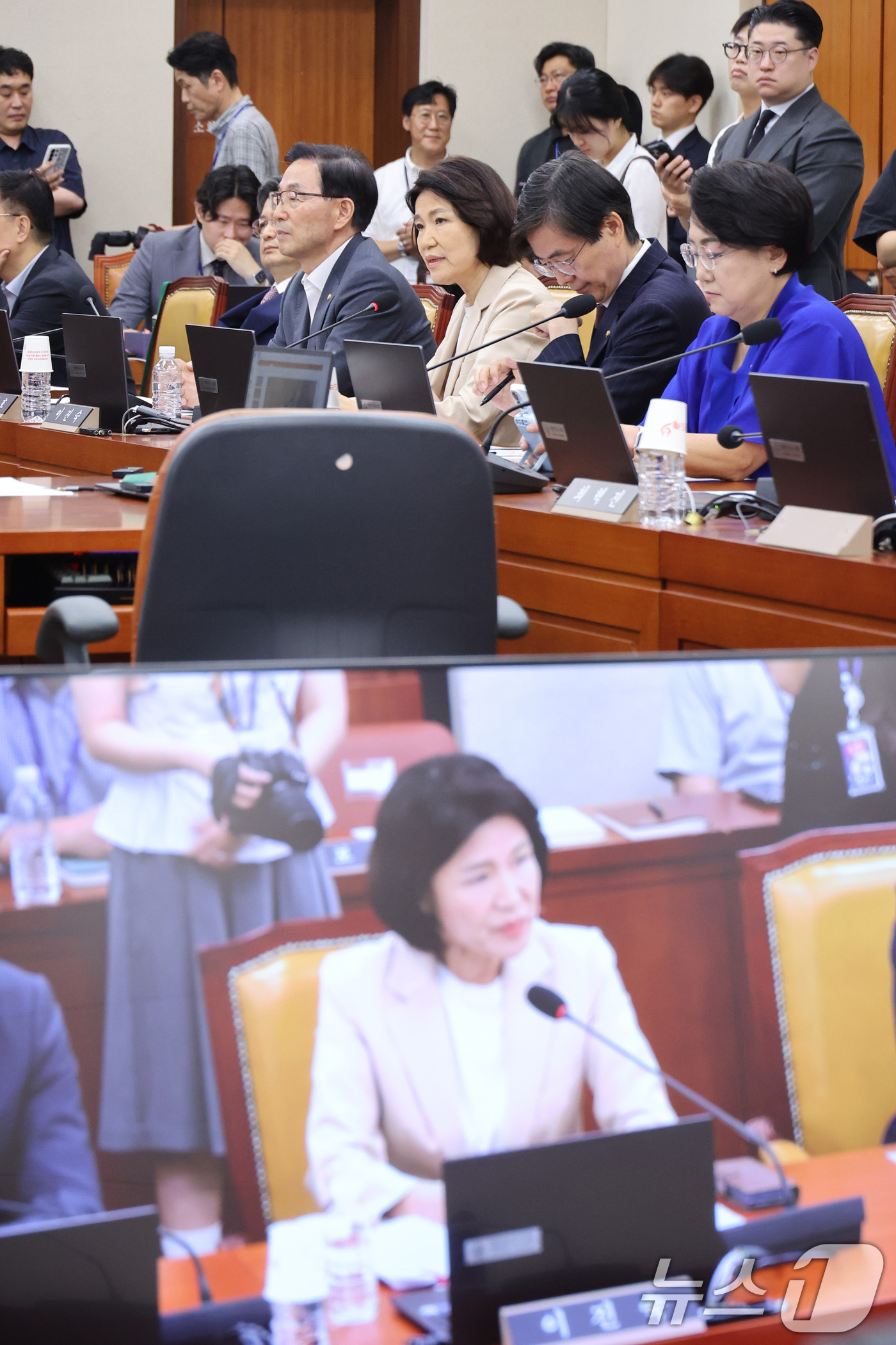 (서울=뉴스1) 신웅수 기자 = 이진숙 국민의힘 의원이 30일 서울 여의도 국회에서 열린 과학기술정보방송통신위원회 전체회의에서 인사말을 하고 있다. 2026.7.30/뉴스1