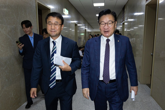 회동 마친 여야 원내대표 '논의중'
