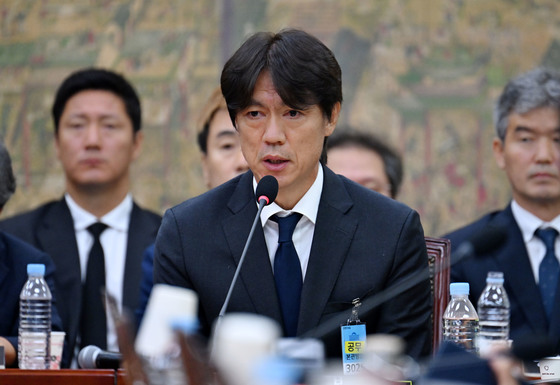 '빵집 면접' 홍명보 "감독 선임 특혜 없어…연봉 38억보다 훨씬 적어"
