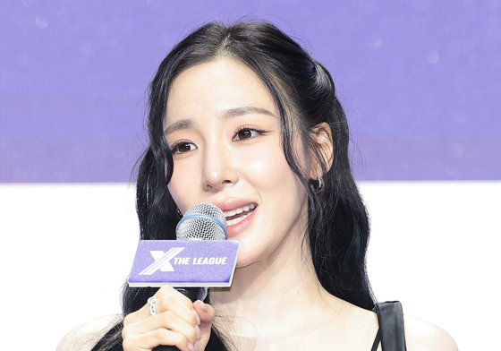 인사말 하는 티파니 영