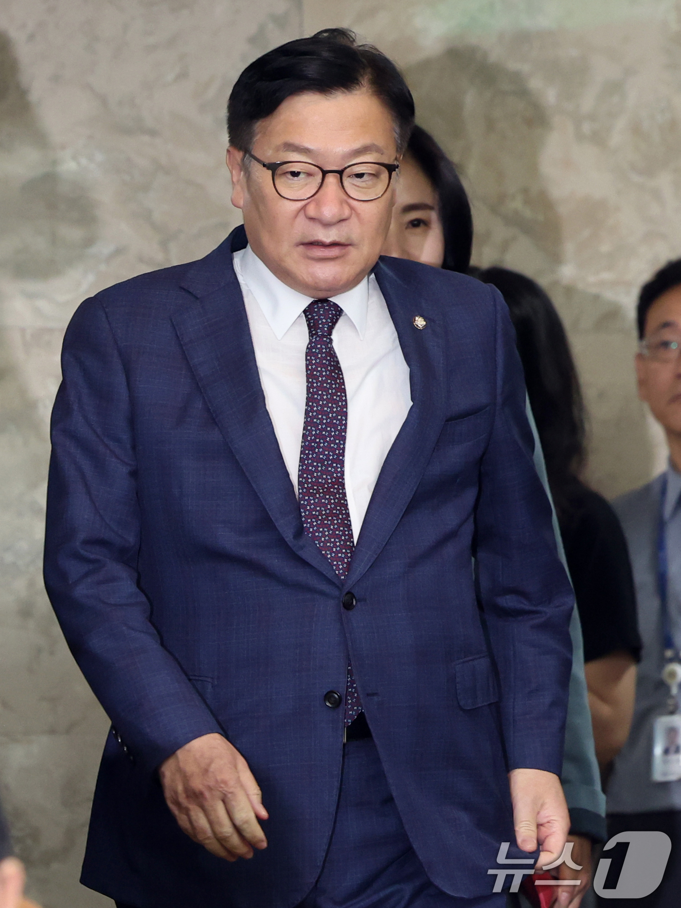 (서울=뉴스1) 황기선 기자 = 정점식 국민의힘 원내대표가 30일 오후 서울 여의도 국회에서 열린 제22대 국회 후반기 상임위원장 후보자 선출 의원총회에 참석하고 있다.  2026 …