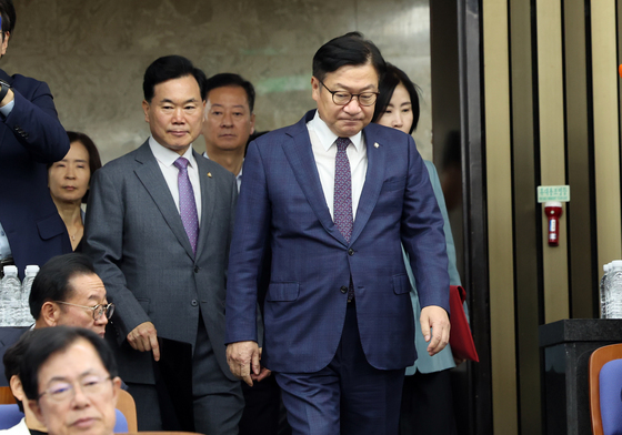 정점식 "여권, 소 잃고 외양간 고치는 바보같은 국정운영 해"