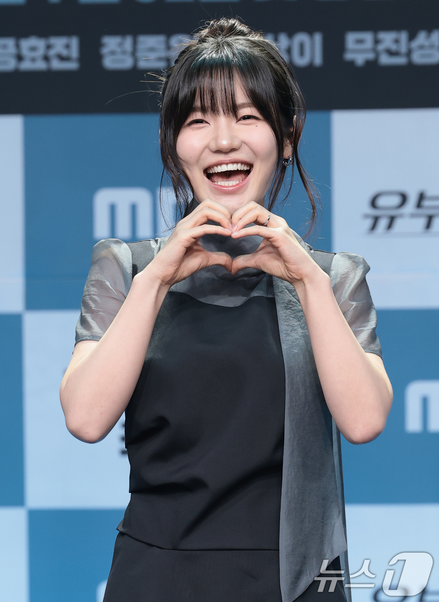 (서울=뉴스1) 권현진 기자 = 배우 이은샘이 30일 서울 마포구 상암동 MBC에서 열린 새 금토드라마 '유부녀 킬러' 제작발표회에 참석해 포즈를 취하고 있다.‘유부녀 킬러’는 낮 …