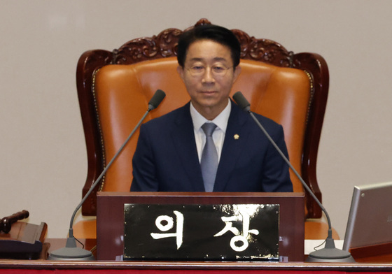 당선 인사하는 김정재 성평등가족위원장