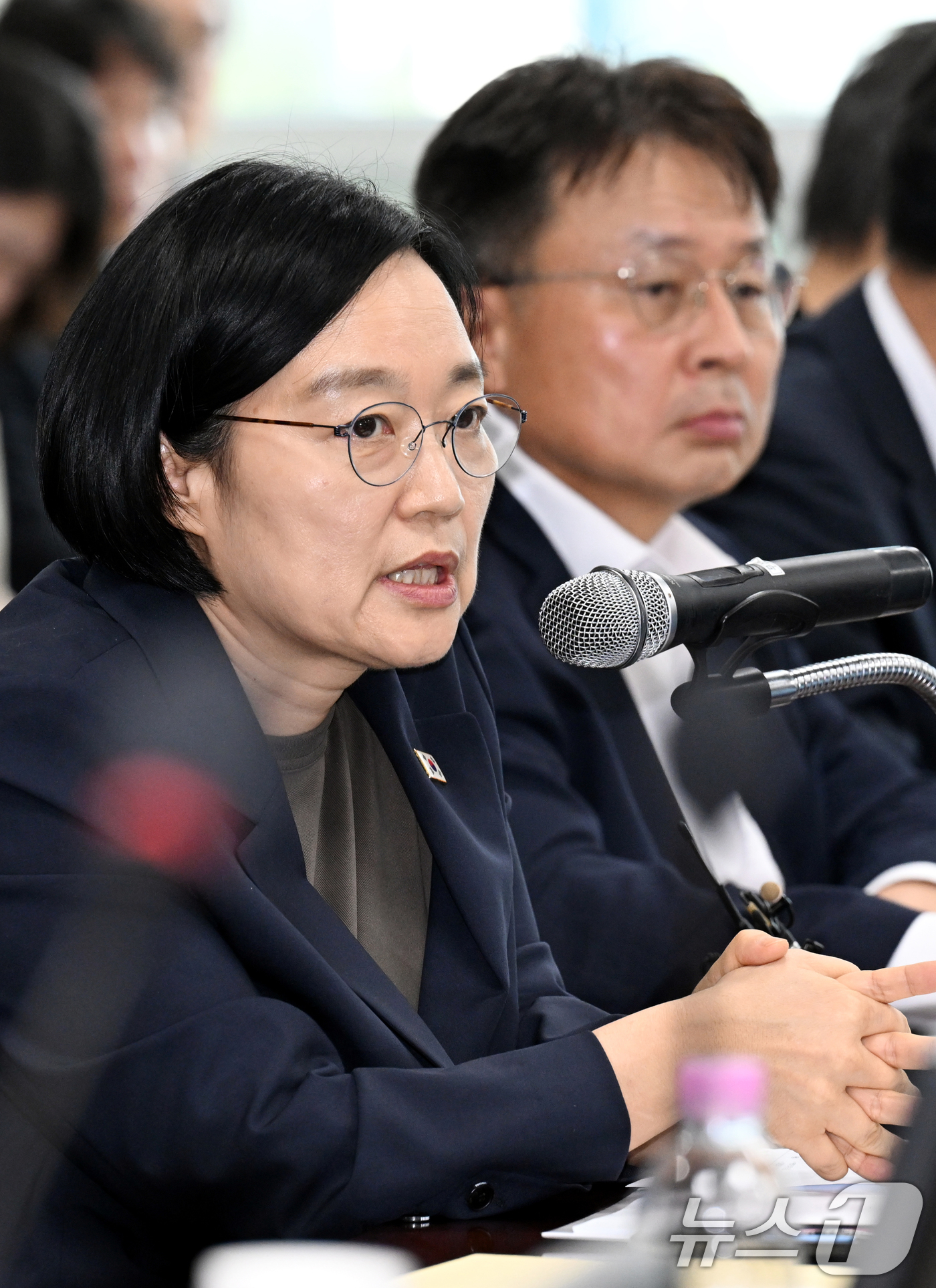 (대전=뉴스1) 김기태 기자 = 한성숙 국무총리가 30일 대전 유성구 나노종합기술원에서 열린 충청권 반도체 초광역 협력 활성화 간담회에서 발언하고 있다. (공동취재) 2026.7. …