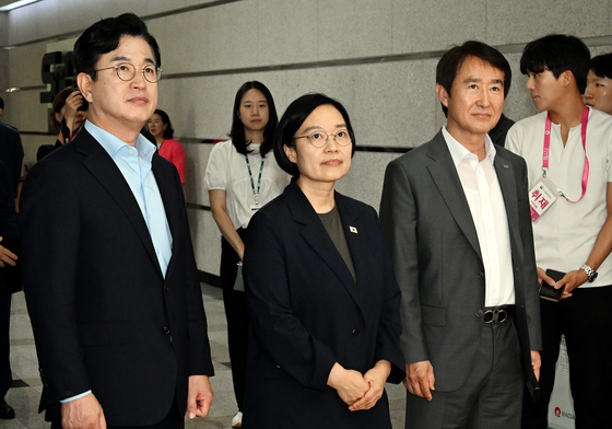 충청권 반도체 초광역 협력 활성화 간담회 참석하는 한성숙 총리