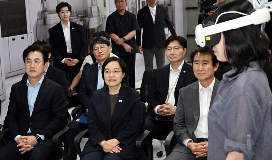AR 기술을 활용한 반도체 인재양성 교육