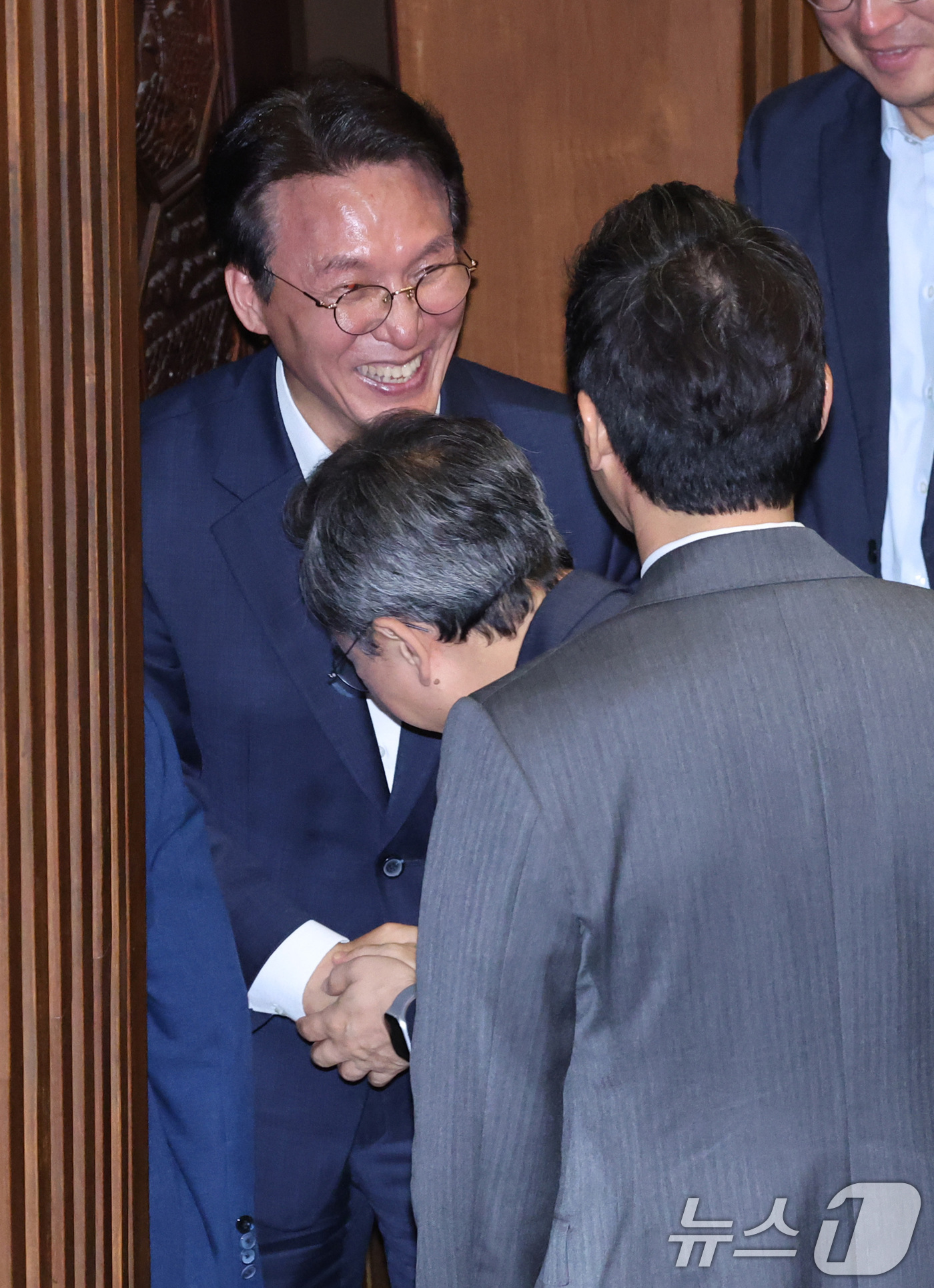 (서울=뉴스1) 신웅수 기자 = 주호영 국민의힘 의원이 30일 서울 여의도 국회에서 열린 제437회국회(임시회) 제3차 본회의에서 형사소송법 일부개정법률안(대안)에 대한 무제한 토 …