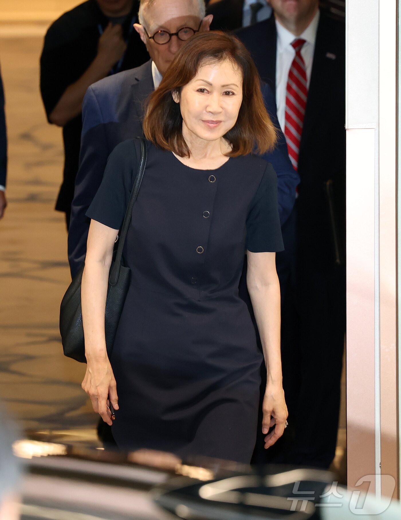 본문 이미지 - 미셸 스틸(한국명 박은주) 신임 주한미국대사가 30일 인천국제공항 제2여객터미널을 통해 입국하고 있다.  2026.7.30 ⓒ 뉴스1 김진환 기자