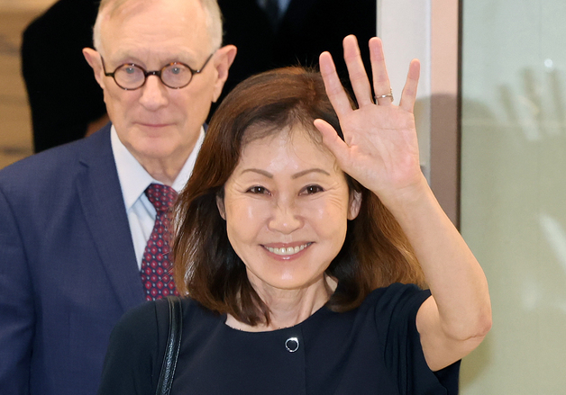 미소 지으며 입국하는 미셸 스틸 신임 주한미국대사