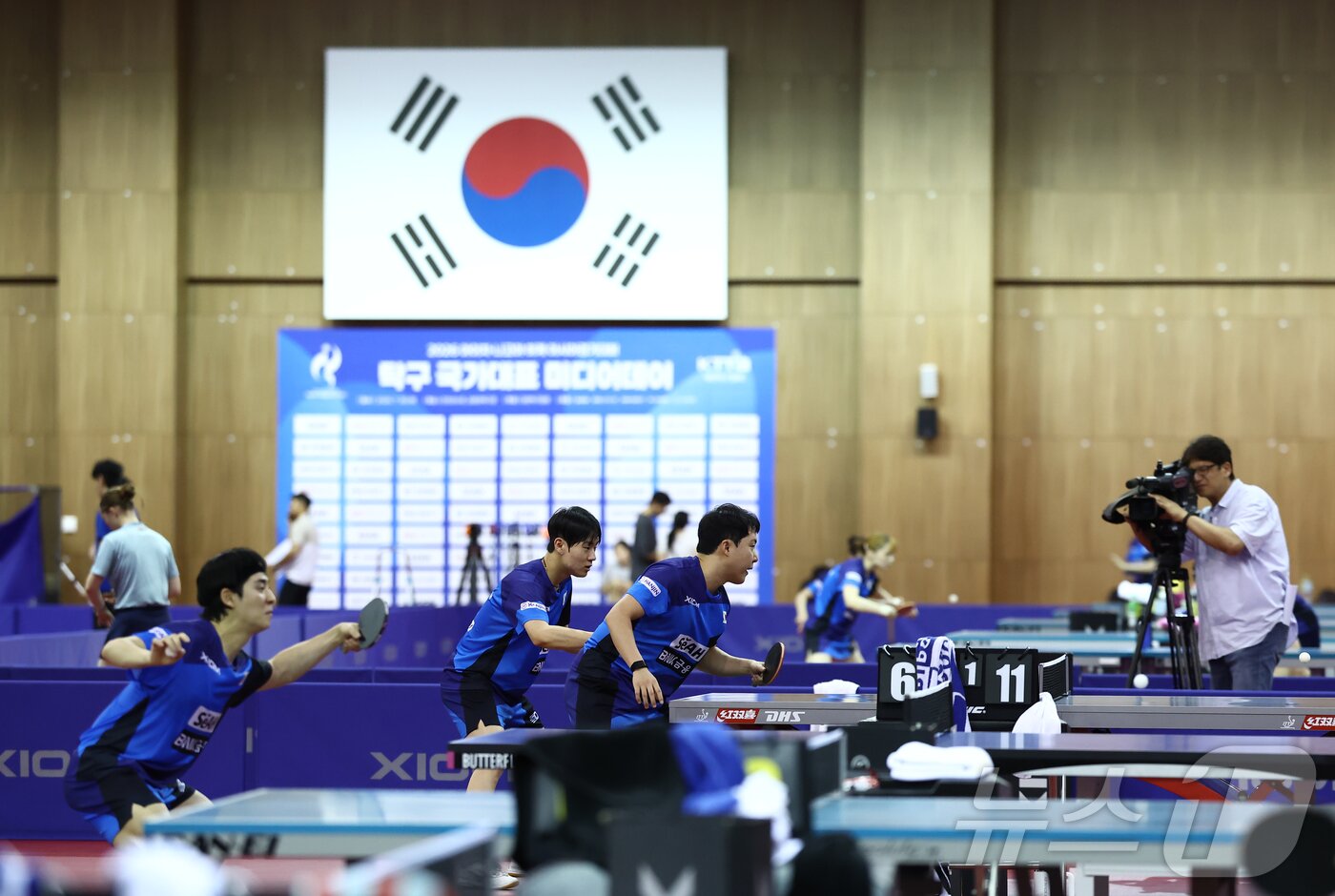 본문 이미지 - 2026 아이치-나고야 아시안게임을 앞둔 탁구 국가대표 임종훈과 오준성 등 선수들이 30일 오후 충북 진천군 진천국가대표선수촌에서 구슬땀을 흘리며 훈련하고 있다. 2026.7.30 ⓒ 뉴스1 김민지 기자