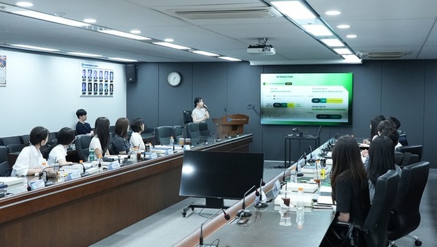 "소상공인 판로지원 확대"…한유원, 신입직원 13명 공개 채용