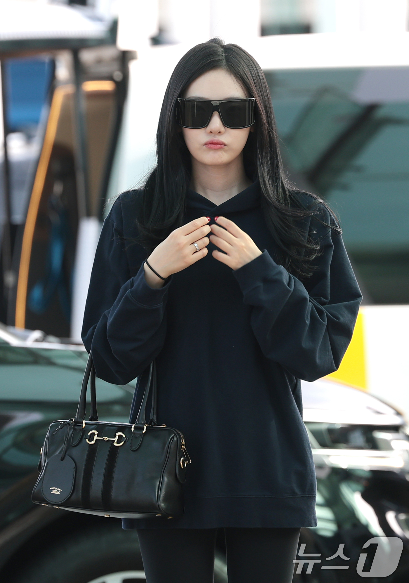 (인천공항=뉴스1) 권현진 기자 = 에스파 닝닝이 해외 일정을 위해 31일 오전 인천공항을 통해 미국 시카고로 출국하고 있다. 2026.7.31/뉴스1