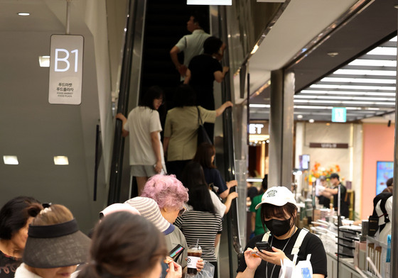 팝업스토어 찾는 발걸음