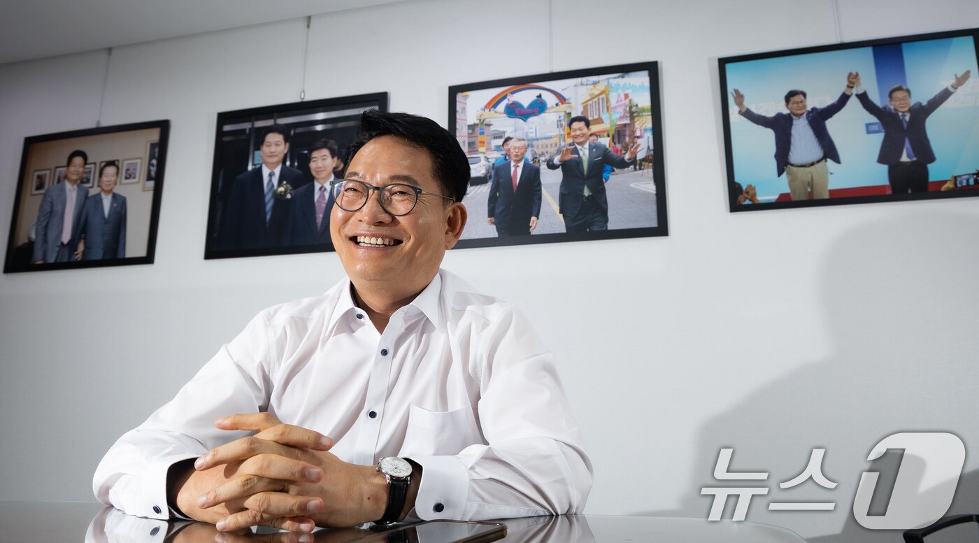 본문 이미지 - 송영길 더불어민주당 당대표 후보가 31일 서울 여의도 국회 의원회관에서 뉴스1과 인터뷰하고 있다. 2026.7.31 ⓒ 뉴스1 유승관 기자