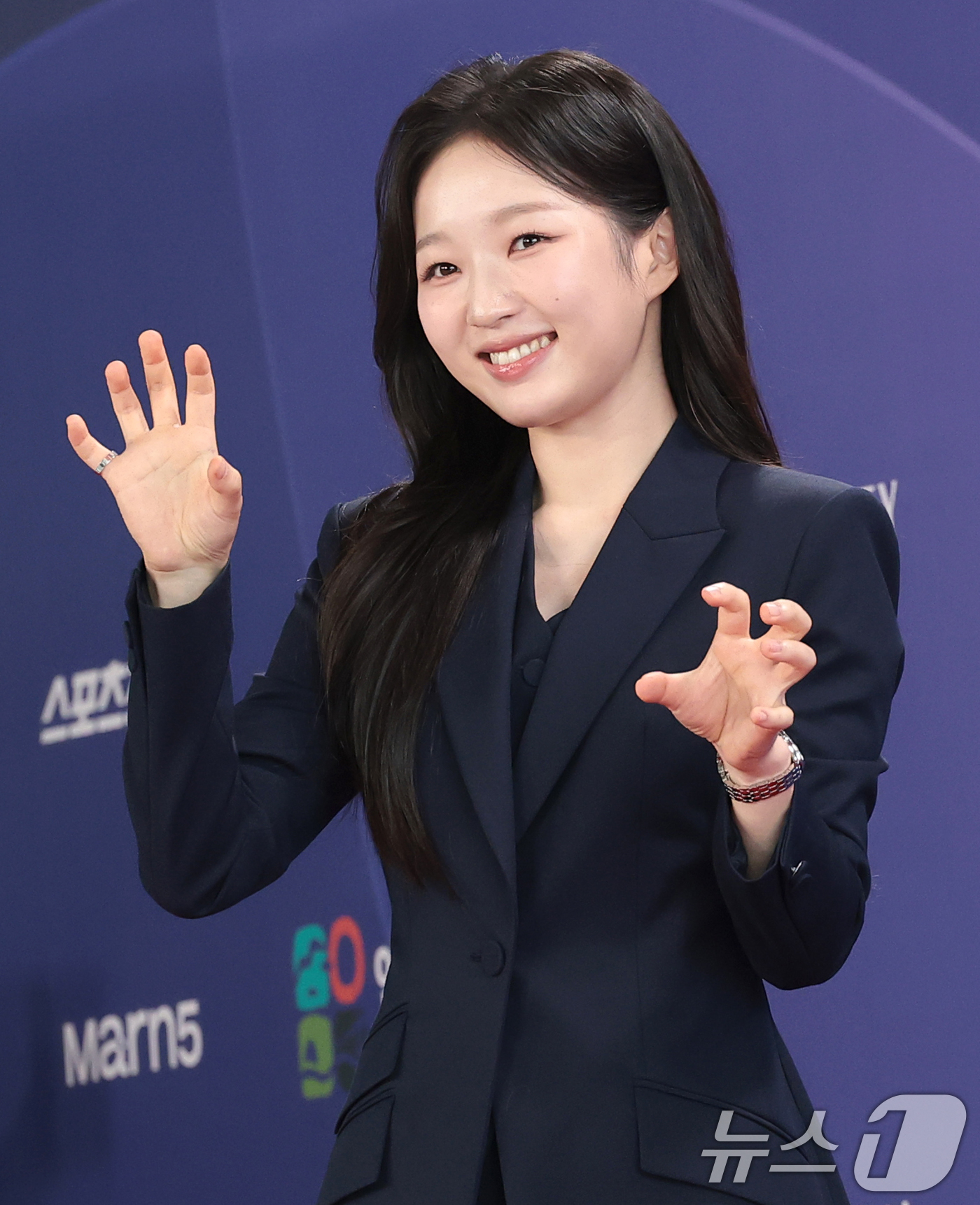 (인천=뉴스1) 권현진 기자 = 김시현 셰프가 31일 인천 중구 파라다이스시티에서 열린 ‘제4회 청룡시리즈어워즈’에 레드카펫 행사에 참석하고 있다. 2026.7.31/뉴스1