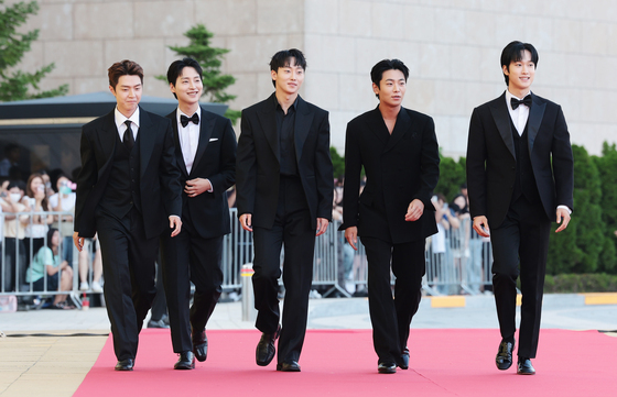 청룡시리즈어워즈 레드카펫 밟는 미각보이즈