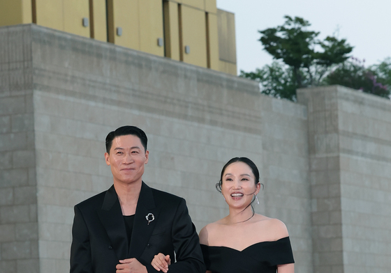 진선규·박보경 부부, 청룡시리즈어워즈 동반 나들이
