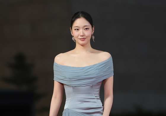 김고은, 자체발광