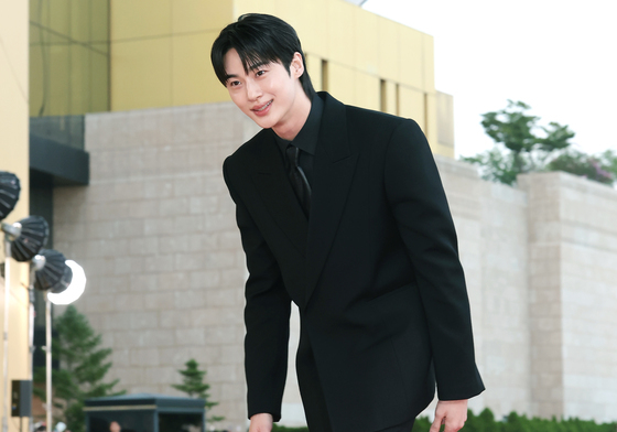 청룡시리즈어워즈 레드카펫 밟는 변우석
