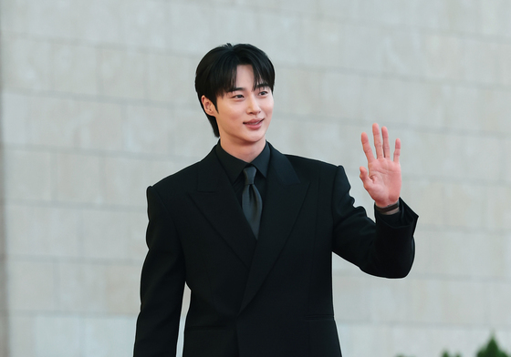 변우석, 청룡시리즈어워즈 찾은 이안대군
