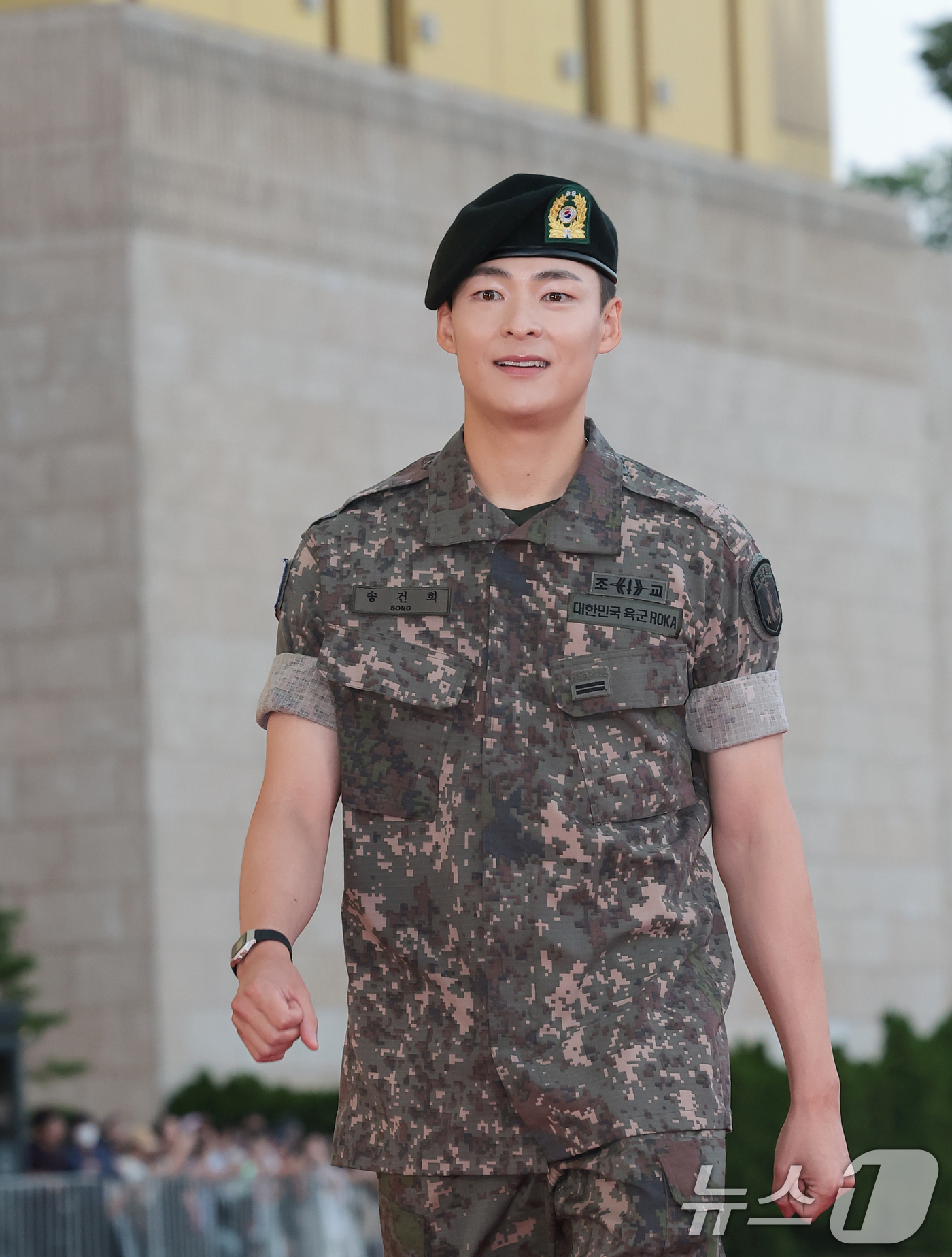 (인천=뉴스1) 권현진 기자 = 배우 송건희가 31일 인천 중구 파라다이스시티에서 열린 ‘제4회 청룡시리즈어워즈’에 레드카펫 행사에 참석하고 있다. 2026.7.31/뉴스1