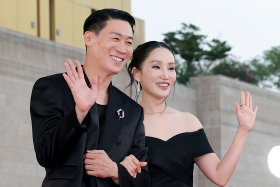 진선규·박보경, 예쁜 미소가 닮은 부부