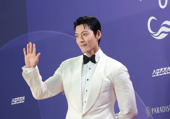 김우빈, 자체발광