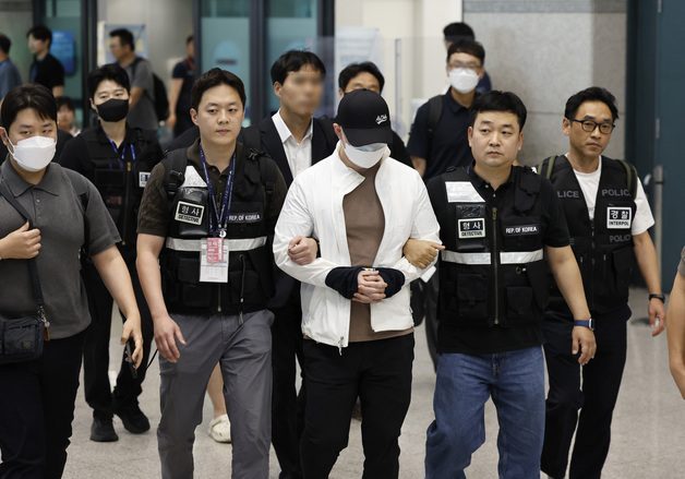 5조 3000억원 규모 도박사이트 운영 총책 송환