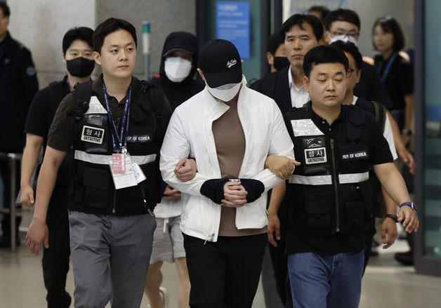 5조 3천억 원 규모 불법 도박사이트 운영 총책 2명 송환