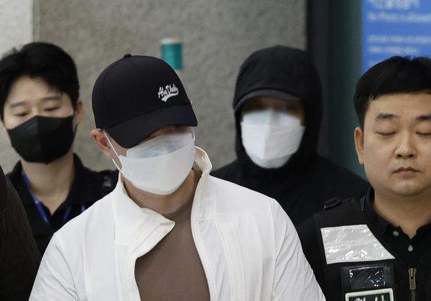 5조 원 도박 사이트 운영 총책 2명 범정부 합동수사로 UAE서 송환