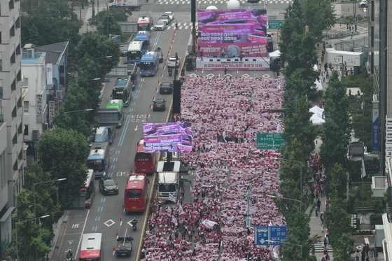 학교비정규직노조, 처우개선 촉구 총궐기 대회
