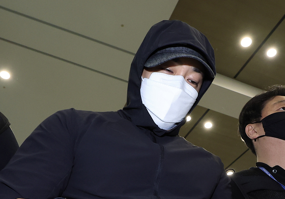 중·고등학생 불법 도박 영업 동원해 5,000억 원 규모 도박 사이트 운영 B씨 국내 송환