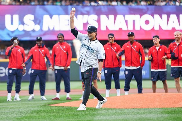 미국 포체티노 감독, 16강 벨기에전 앞두고 MLB 시구[월드컵]