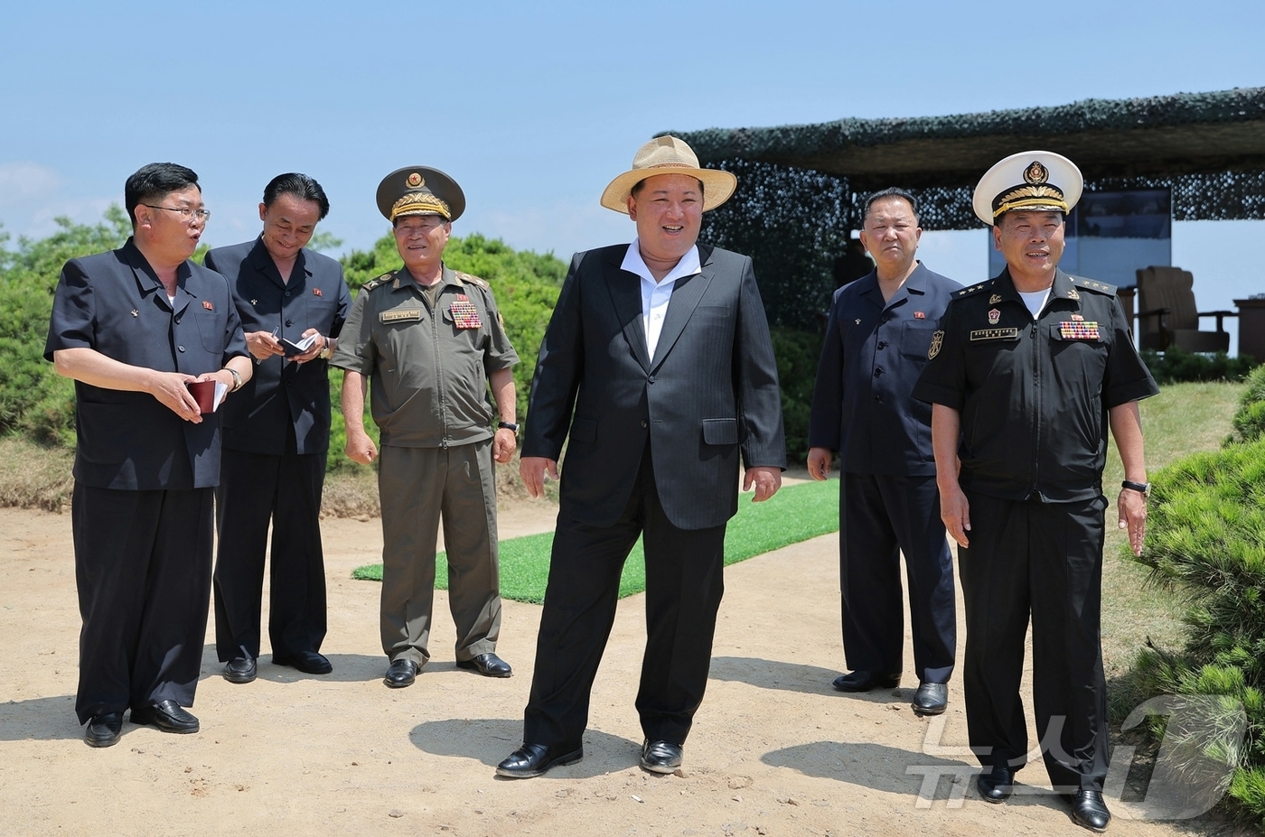 (평양 노동신문=뉴스1) = 북한 노동당 기관지 노동신문은 5일 강건호의 전투체계 성능평가시험 계획에 따라 지난 3일 전략순항미사일 시험발사와 함상포·자동기관포, 전자전 수단 등 …