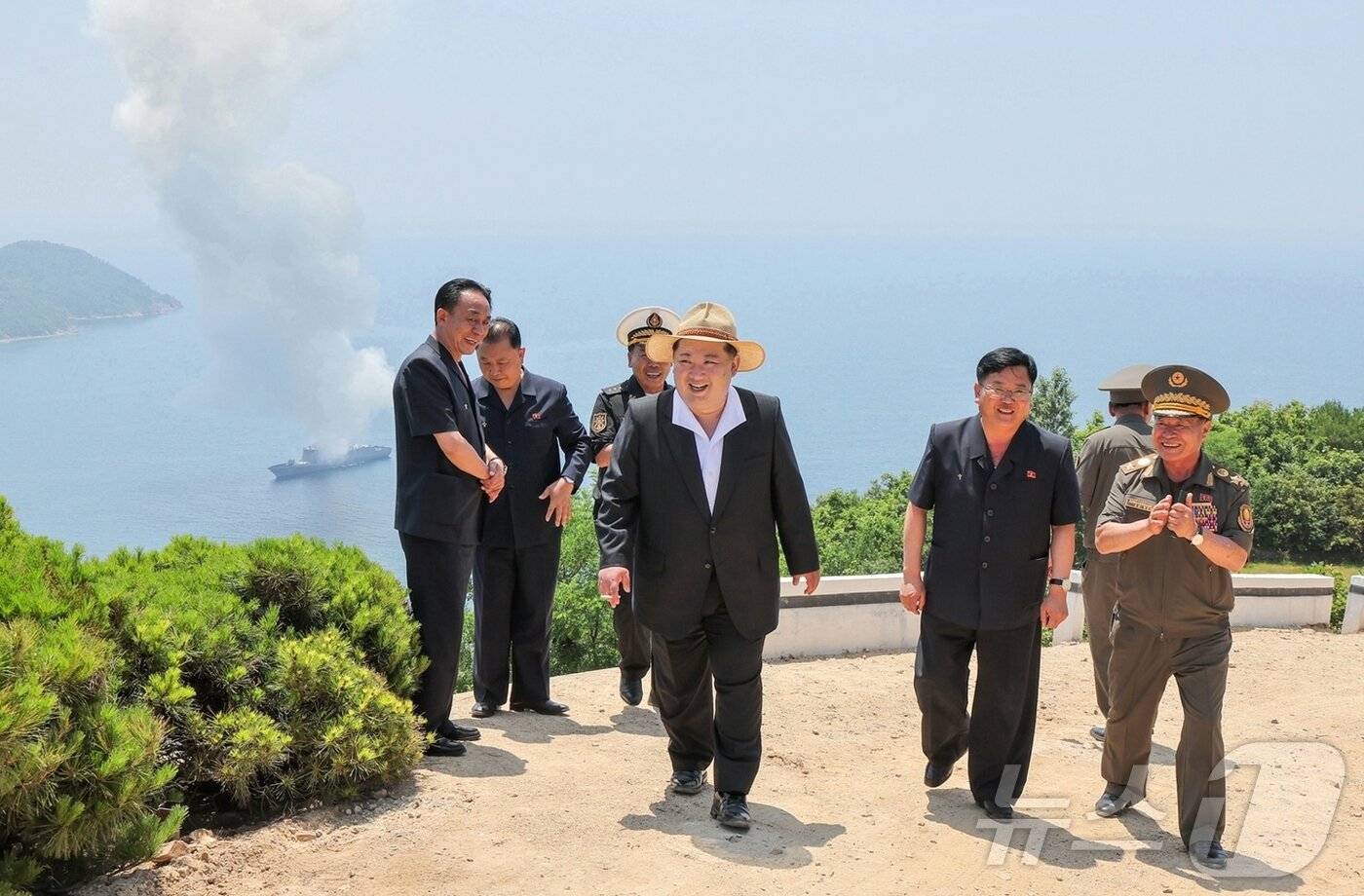 본문 이미지 - (평양 노동신문=뉴스1) = 북한 노동당 기관지 노동신문은 5일 강건호의 전투체계 성능평가시험 계획에 따라 지난 3일 전략순항미사일 시험발사와 함상포·자동기관포, 전자전 수단 등 주요 무기체계 시험이 진행됐다고 보도했다. [국내에서만 사용가능. 재배포 금지. DB 금지. For Use Only in the Republic of Korea. Redistribution Prohibited] rodongphoto@news1.kr