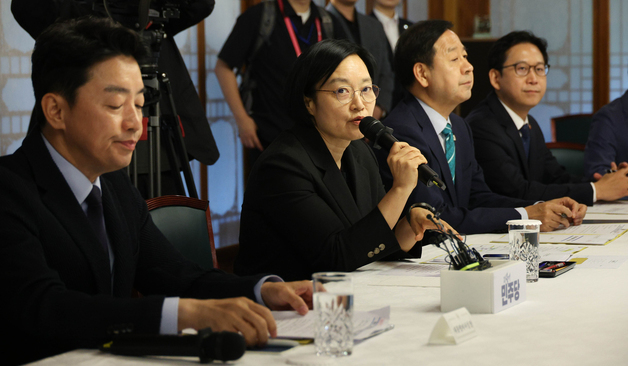 고위당정협의회서 발언하는 한성숙 국무총리
