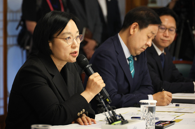 고위당정협의회서 발언하는 한성숙 국무총리