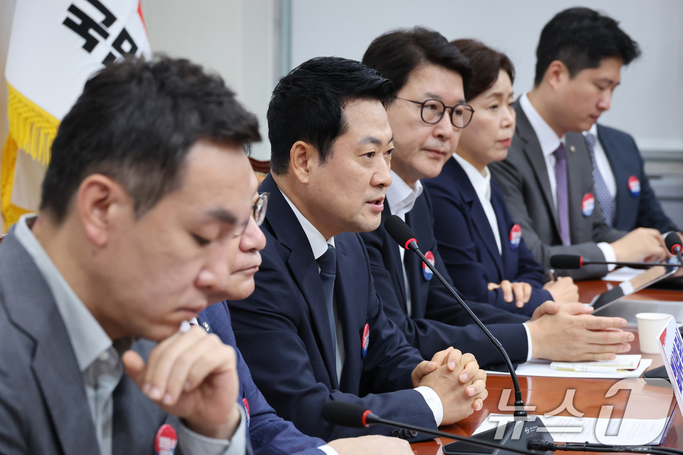 (서울=뉴스1) 신웅수 기자 = 장동혁 국민의힘 대표가 6일 서울 여의도 국회에서 열린 최고위원회의에서 발언하고 있다. 2026.7.6/뉴스1